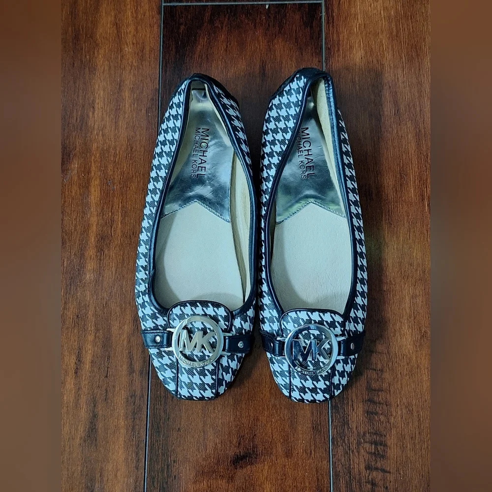 Michael Kors Houndstooth MK Logo Ballet Flats Size 6.5 Black White - Picture 2 of 9
